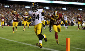 LANDOVER, MD - SEPTEMBER 12: Running back DeAngelo Williams #34 of the Pittsburgh Steelers scores a fourth quarter touchdown past strong safety DeAngelo Hall #23 of the Washington Redskins at FedExField on September 12, 2016 in Landover, Maryland. (Photo by Patrick Smith/Getty Images)
